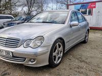 Usado Mercedes C220 Elegance 150 CV (110 kW) 2005 Gris / plata Berlina