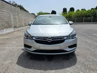Usado Opel Astra Dynamic 110 CV (80 kW) 2016 Gris / plata Familiar