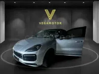 Usado Porsche Cayenne 462 CV (339 kW) 2020 Gris / plata SUV