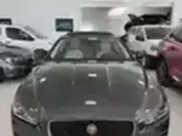 Usado Jaguar XE Prestige 179 CV (131 kW) 2020 Gris Berlina