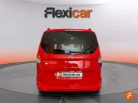 Usado Ford Tourneo Trend 102 CV (75 kW) 2019 Rojo Van