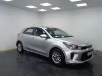 Usado Kia Rio Urban 84 CV (61 kW) 2020 Gris Berlina