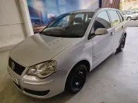 Usado VW Polo Advance 80 CV (58 kW) 2006 Gris / plata Utilitario
