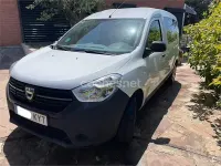 Usado Dacia Dokker Essentiel 102 CV (75 kW) 2019 Blanco Monovolumen