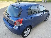 Usado Toyota Yaris 101 CV (74 kW) 2010 Azul Utilitario
