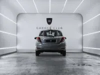 Usado Toyota Yaris Active 69 CV (50 kW) 2014 Gris Utilitario