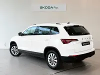 Usado Skoda Karoq Selection 150 CV (110 kW) 2025 Blanco SUV
