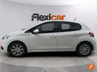 Usado Peugeot 208 Active 82 CV (60 kW) 2018 Blanco Utilitario