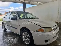 Usado Rover 220 86 CV (63 kW) 1998 Blanco Berlina
