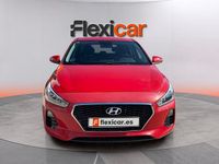 Käytetty Hyundai i30 120 HP (88 kW) 2018 Punainen Sedan
