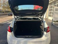 Usado Peugeot 308 Active 131 CV (96 kW) 2021 Blanco Berlina