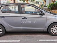 Usado Hyundai i20 85 CV (62 kW) 2013 Gris / plata Utilitario