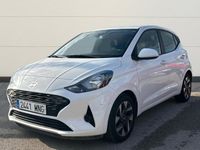 Używany Hyundai i10 67 KM (49 kW) 2024 Biały Hatchback