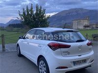 Usado Hyundai i20 84 CV (61 kW) 2018 Blanco Berlina