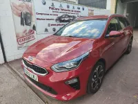 Usado Kia Ceed 136 CV (100 kW) 2022 Rojo Utilitario