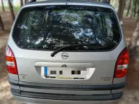 Usado Opel Zafira Elegance 101 CV (74 kW) 2001 Gris Monovolumen