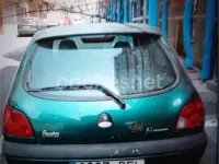 Usado Ford Fiesta Ambiente 60 CV (44 kW) 2001 Verde Utilitario