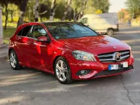 Usado Mercedes A180 Urban 122 CV (89 kW) 2013 Rojo Utilitario