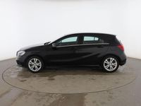 Usado Mercedes A180 Urban 122 CV (89 kW) 2017 Negro Utilitario