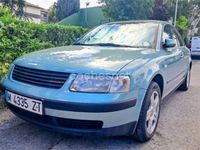 Usado VW Passat Highline 125 CV (91 kW) 2000 Verde Berlina