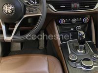 Usado Alfa Romeo Stelvio Executive 210 CV (154 kW) 2019 Gris / plata SUV