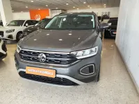 Usado VW T-Roc Life 150 CV (110 kW) 2024 Gris SUV