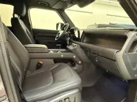 Usado Land Rover Defender SE 249 CV (183 kW) 2025 Gris / plata SUV