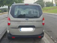Usado Ford Tourneo Courier Trend 75 CV (55 kW) 2015 Beige Monovolumen