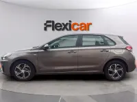 Usado Hyundai i30 120 CV (88 kW) 2021 Marrón Berlina