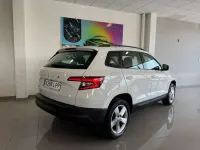 Usado Skoda Karoq Ambition 150 CV (110 kW) 2021 Blanco SUV