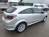 Usado Opel Astra GTC Enjoy 90 CV (66 kW) 2007 Gris Utilitario