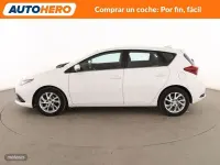 Usado Toyota Auris Active 90 CV (66 kW) 2016 Blanco Berlina