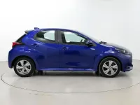 Usado Toyota Yaris Active 116 CV (85 kW) 2024 Azul Utilitario
