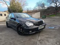 Usado Mercedes C32 AMG AMG 354 CV (260 kW) 2001 Violeta / lila Familiar