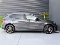 Usado BMW 118 Shadowline 150 CV (110 kW) 2021 Gris / plata Utilitario