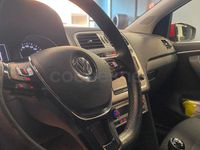 Usado VW Polo Advance 75 CV (55 kW) 2016 Rojo Berlina