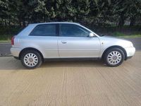 Usado Audi A3 Ambiente 125 CV (91 kW) 2000 Plateado Utilitario