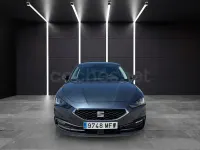 Usado Seat Leon FR 130 CV (95 kW) 2023 Gris / plata Berlina