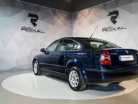 Usado VW Passat Edition 101 CV (74 kW) 2005 Azul Berlina