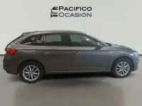 Usado Skoda Scala Active 110 CV (80 kW) 2022 Gris Utilitario