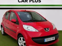 Usado Peugeot 107 54 CV (39 kW) 2007 Rojo Utilitario