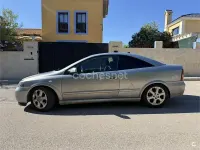 Usado Opel Astra Edition 147 CV (108 kW) 2002 Gris / plata Coupe