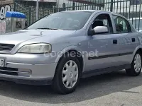 Usado Opel Astra Comfort 100 CV (73 kW) 1999 Gris / plata Berlina