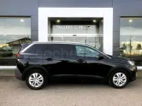 Usado Peugeot 5008 Active 120 CV (88 kW) 2017 Negro SUV