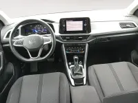 Usado VW T-Roc Life 150 CV (110 kW) 2024 Rojo SUV