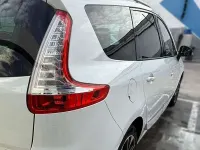 Usado Renault Scénic III Bose Edition 132 CV (97 kW) 2015 Blanco Monovolumen