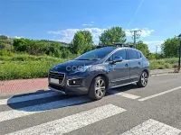 Usado Peugeot 3008 Allure 120 CV (88 kW) 2016 Gris / plata Berlina