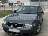 Usado Audi A4 130 CV (95 kW) 2002 Gris / plata Berlina
