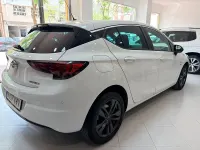 Usado Opel Astra Dynamic 110 CV (80 kW) 2019 Blanco Berlina