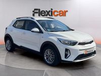 Usado Kia Stonic 84 CV (61 kW) 2022 Blanco SUV